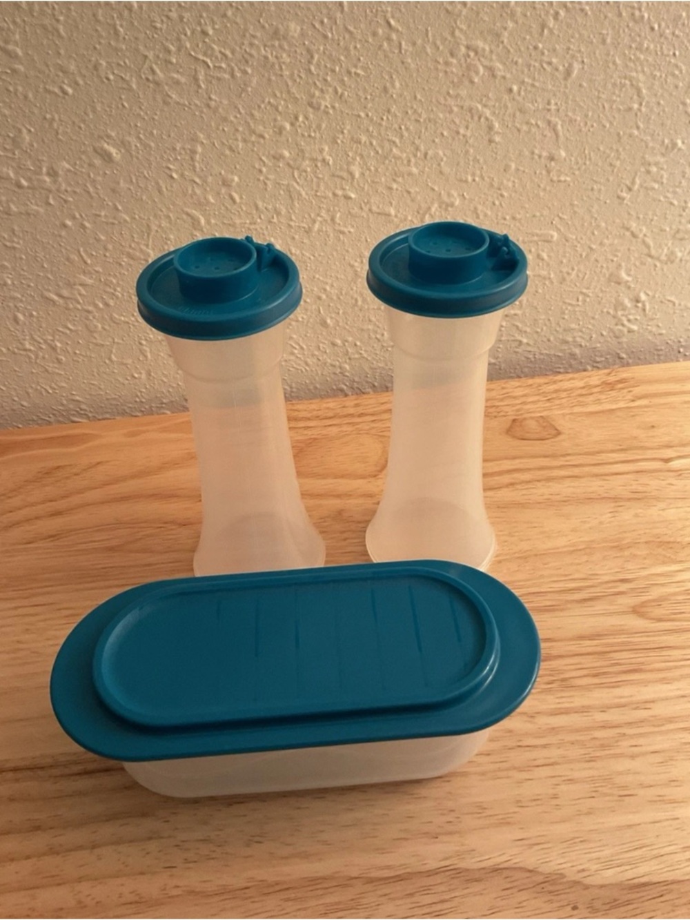Tupperware 6 Inch Hourglass Clear Salt Pepper & Butter Dish Set Peacock Teal New